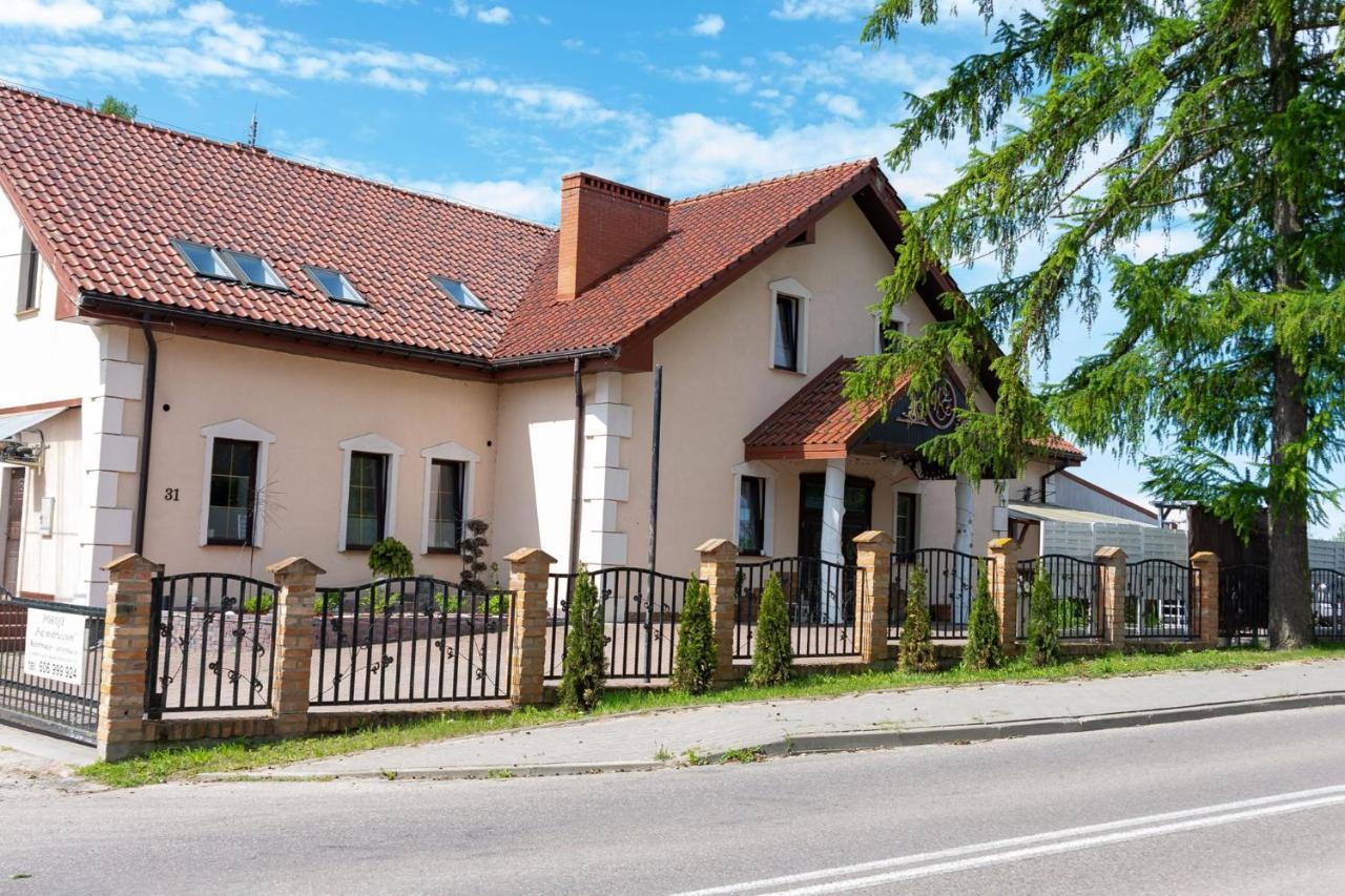 Pensjonat Agroturystyczny Pod Modrzewiem Bed & Breakfast Florczaki Dış mekan fotoğraf