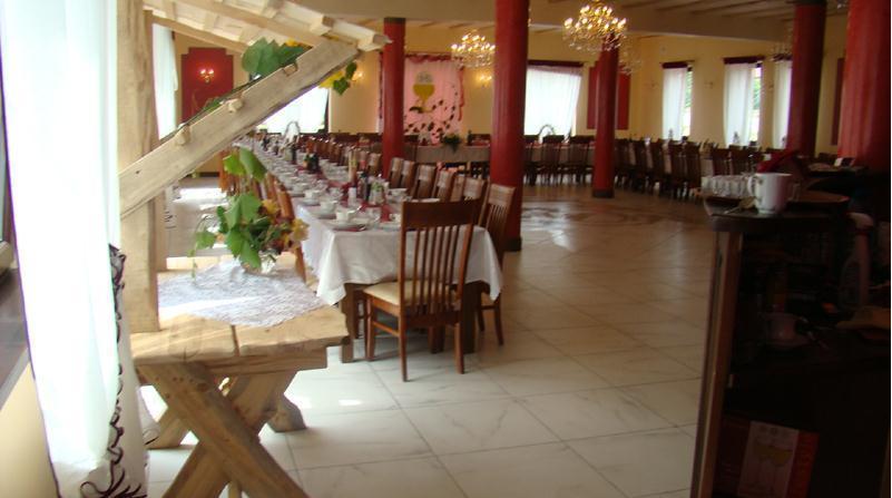 Pensjonat Agroturystyczny Pod Modrzewiem Bed & Breakfast Florczaki Dış mekan fotoğraf