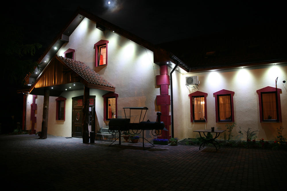 Pensjonat Agroturystyczny Pod Modrzewiem Bed & Breakfast Florczaki Dış mekan fotoğraf