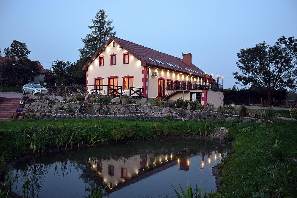 Pensjonat Agroturystyczny Pod Modrzewiem Bed & Breakfast Florczaki Dış mekan fotoğraf