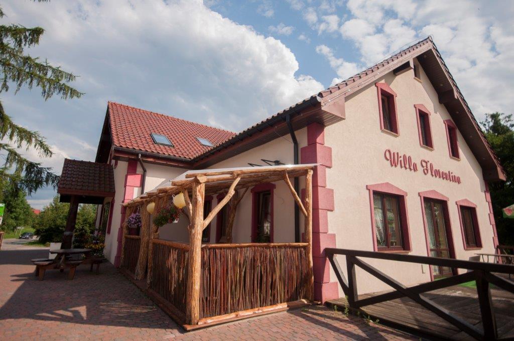 Pensjonat Agroturystyczny Pod Modrzewiem Bed & Breakfast Florczaki Dış mekan fotoğraf